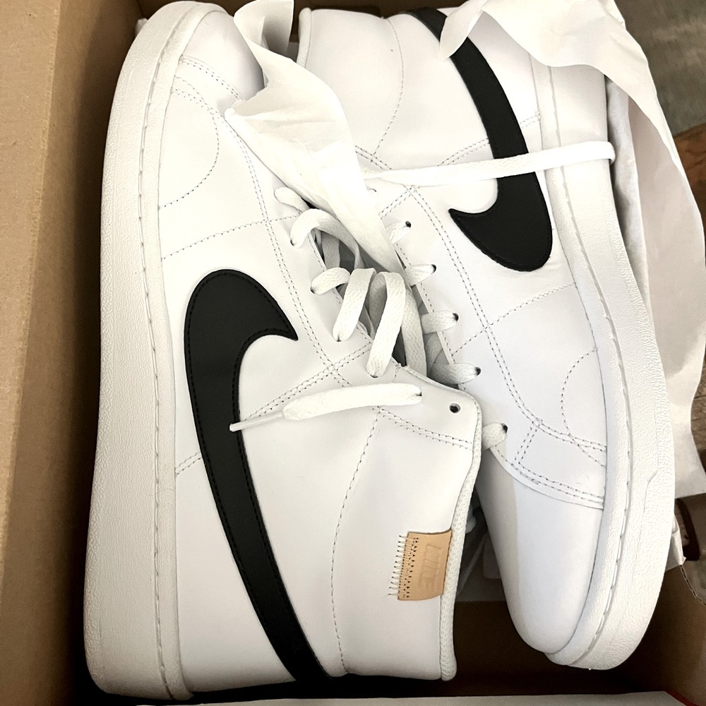 NEW IN BOX! Men’s 12 NIKE Court Royale 2 Mid Sneaker